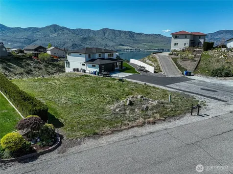 212 Stehekin Way Chelan WA 98816