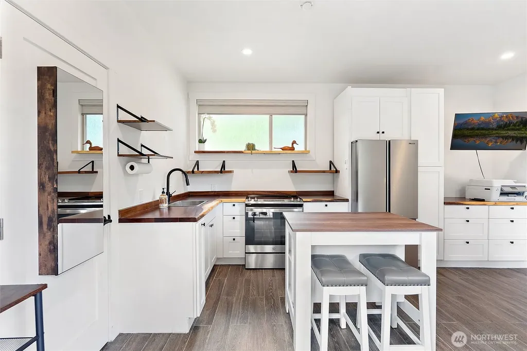1121 Shelton Avenue SE Renton WA 98058