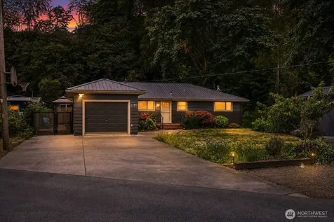 1121 Shelton Avenue SE Renton WA 98058