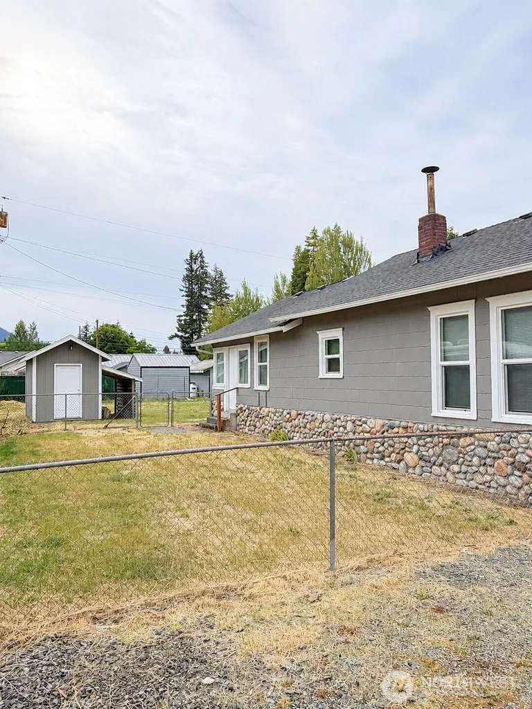 825 Givens Avenue Darrington WA 98241
