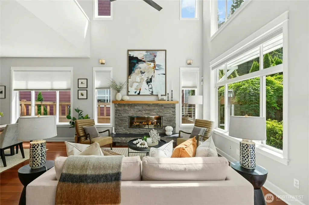 2585 20th Avenue NE Issaquah WA 98029