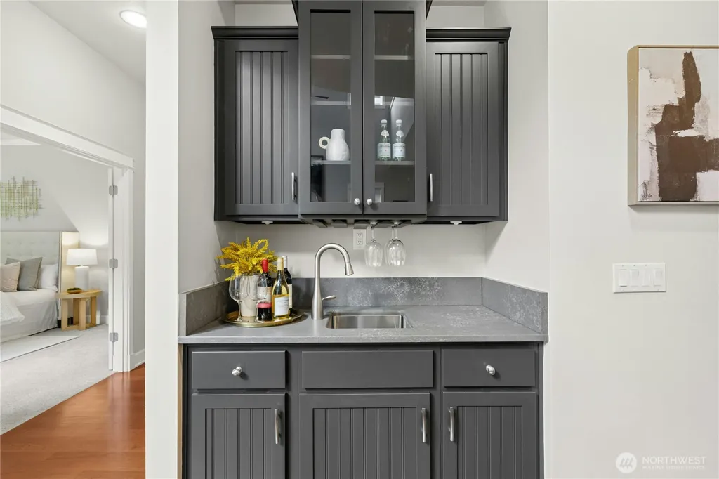 2585 20th Avenue NE Issaquah WA 98029