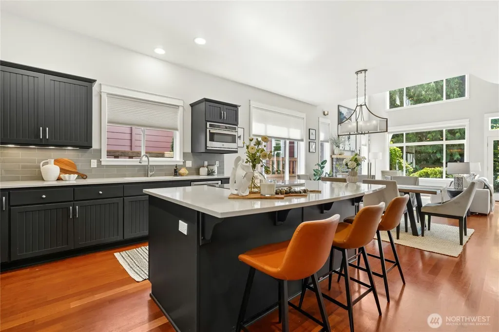 2585 20th Avenue NE Issaquah WA 98029