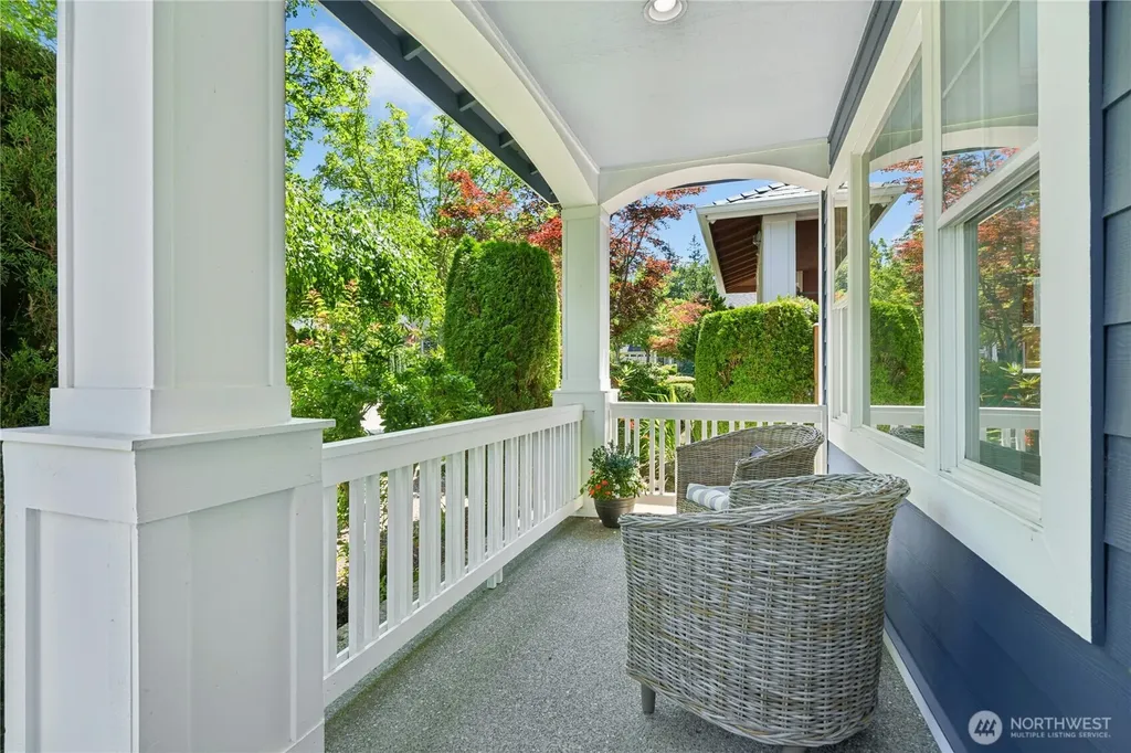 2585 20th Avenue NE Issaquah WA 98029