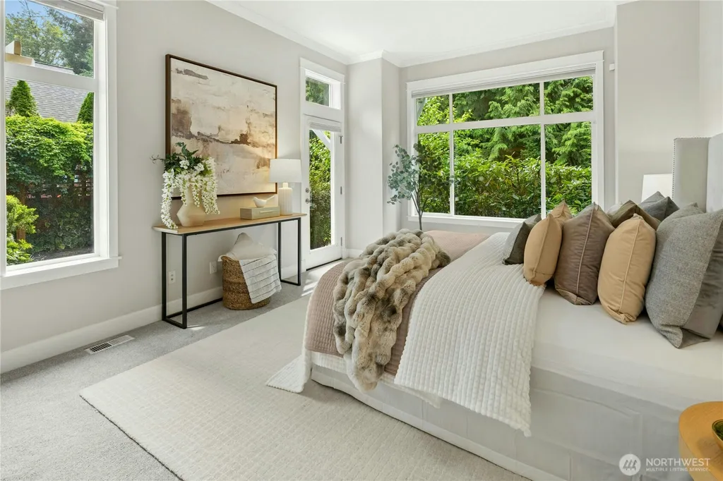 2585 20th Avenue NE Issaquah WA 98029