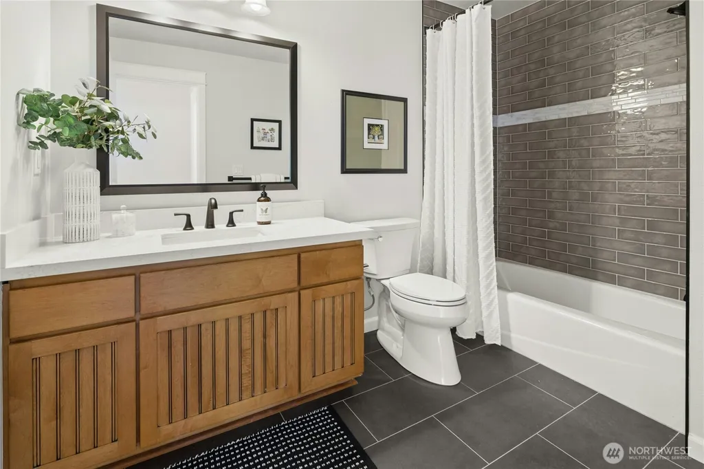2585 20th Avenue NE Issaquah WA 98029