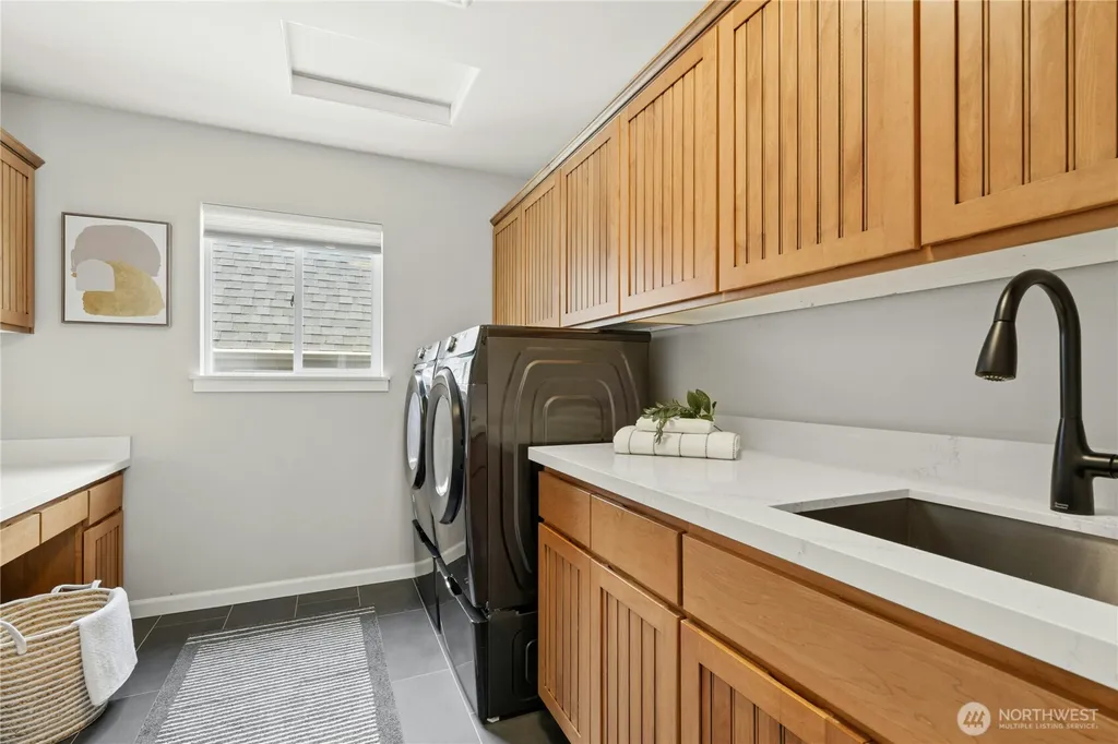 2585 20th Avenue NE Issaquah WA 98029
