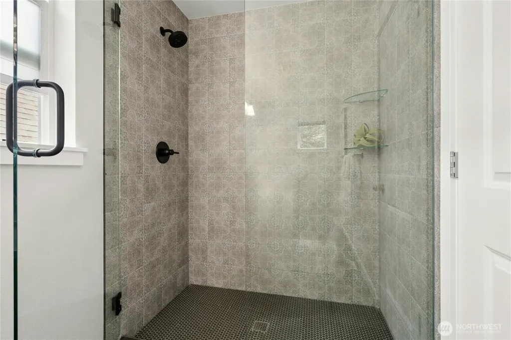 2585 20th Avenue NE Issaquah WA 98029