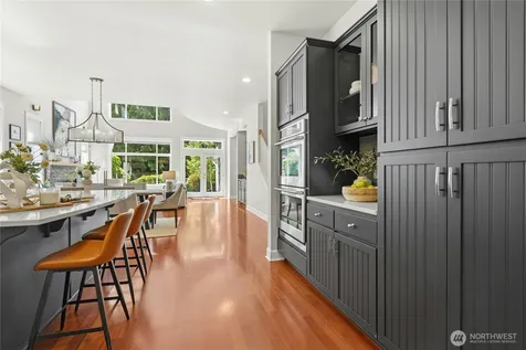 2585 20th Avenue NE Issaquah WA 98029