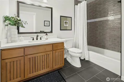 2585 20th Avenue NE Issaquah WA 98029