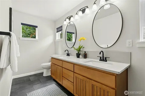 2585 20th Avenue NE Issaquah WA 98029
