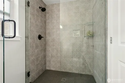 2585 20th Avenue NE Issaquah WA 98029