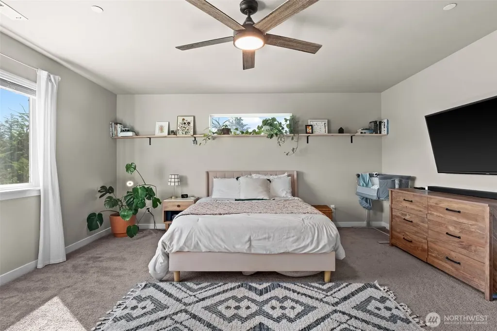 736 Freedom Court SE Port Orchard WA 98366