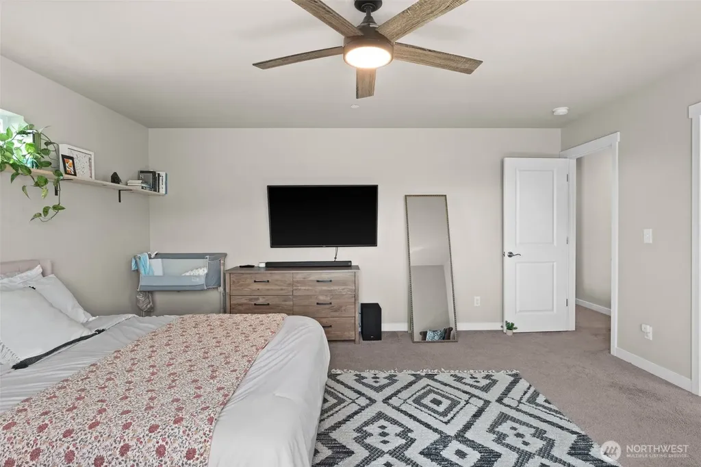 736 Freedom Court SE Port Orchard WA 98366