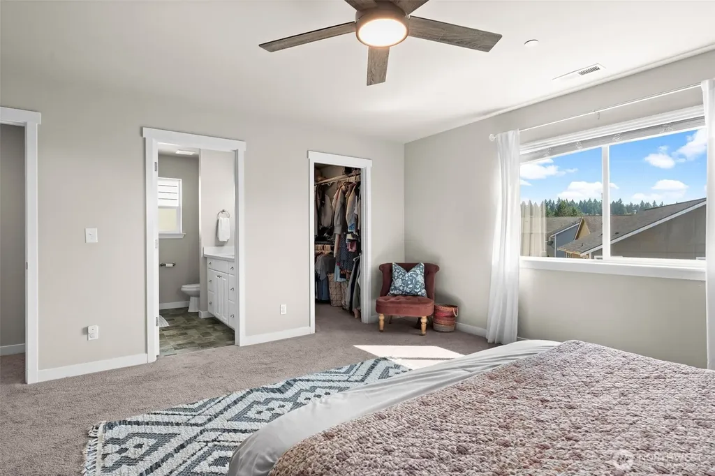 736 Freedom Court SE Port Orchard WA 98366
