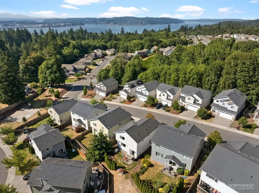 736 Freedom Court SE Port Orchard WA 98366