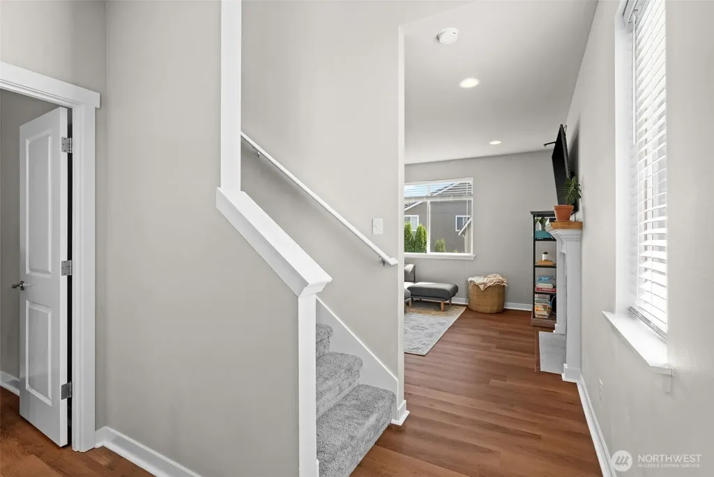 736 Freedom Court SE Port Orchard WA 98366