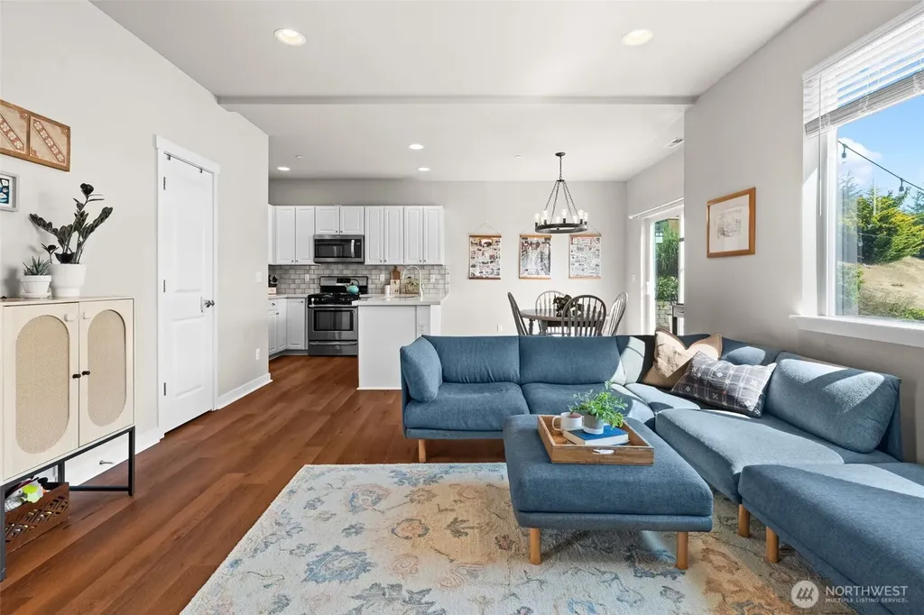 736 Freedom Court SE Port Orchard WA 98366