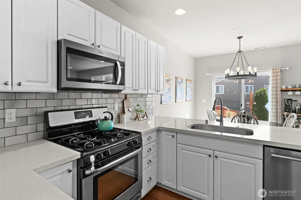736 Freedom Court SE Port Orchard WA 98366