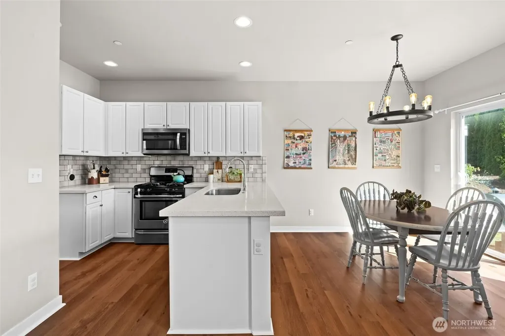 736 Freedom Court SE Port Orchard WA 98366