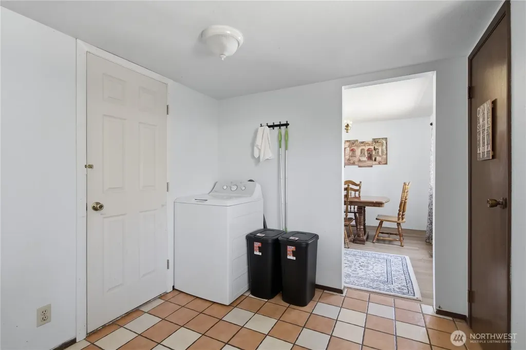 3706 S 255th Place Kent WA 98032
