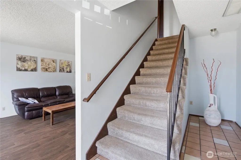 3706 S 255th Place Kent WA 98032