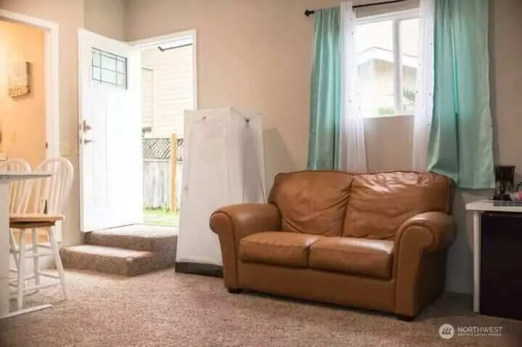 3706 S 255th Place Kent WA 98032