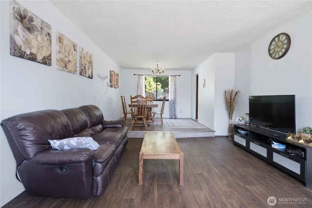 3706 S 255th Place Kent WA 98032