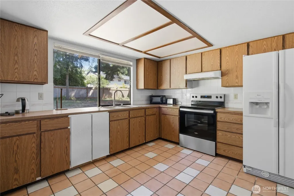 3706 S 255th Place Kent WA 98032