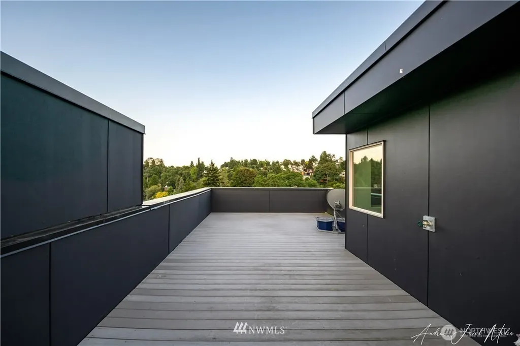 1718 27th Avenue Seattle WA 98122