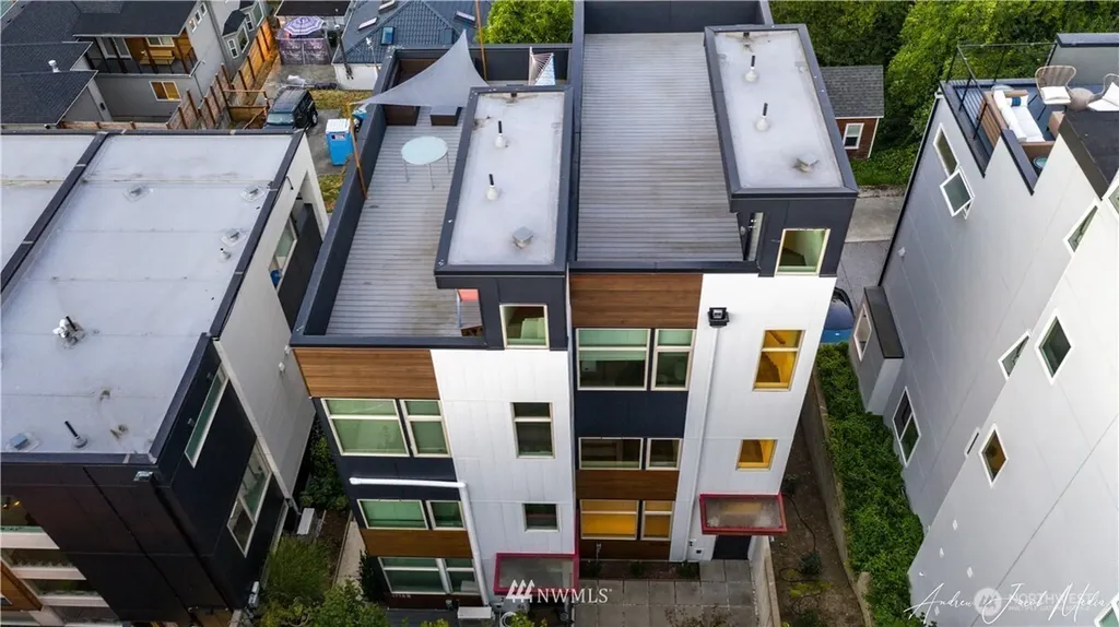 1718 27th Avenue Seattle WA 98122