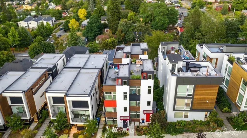 1718 27th Avenue Seattle WA 98122