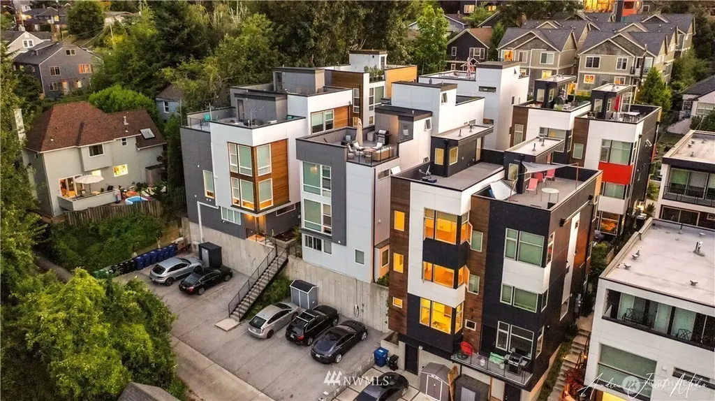 1718 27th Avenue Seattle WA 98122