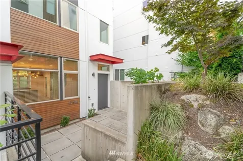 1718 27th Avenue Seattle WA 98122