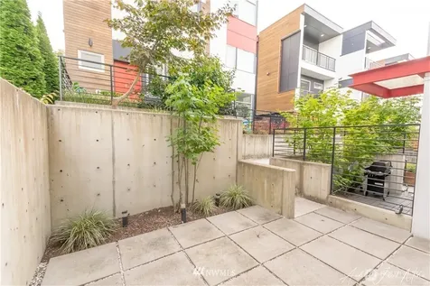 1718 27th Avenue Seattle WA 98122