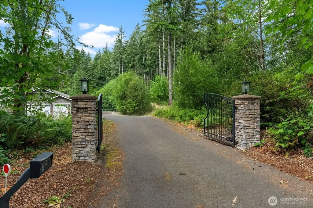 15622 Glenwood Road SW Port Orchard WA 98367