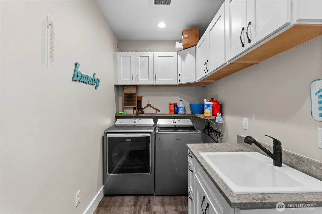 15622 Glenwood Road SW Port Orchard WA 98367