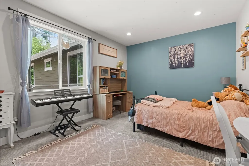 15622 Glenwood Road SW Port Orchard WA 98367