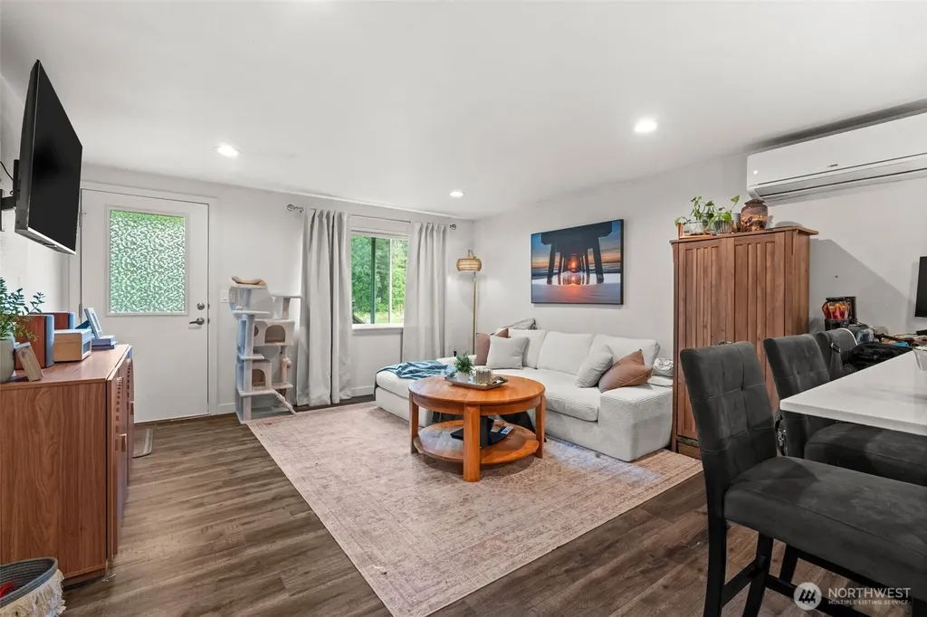 15622 Glenwood Road SW Port Orchard WA 98367