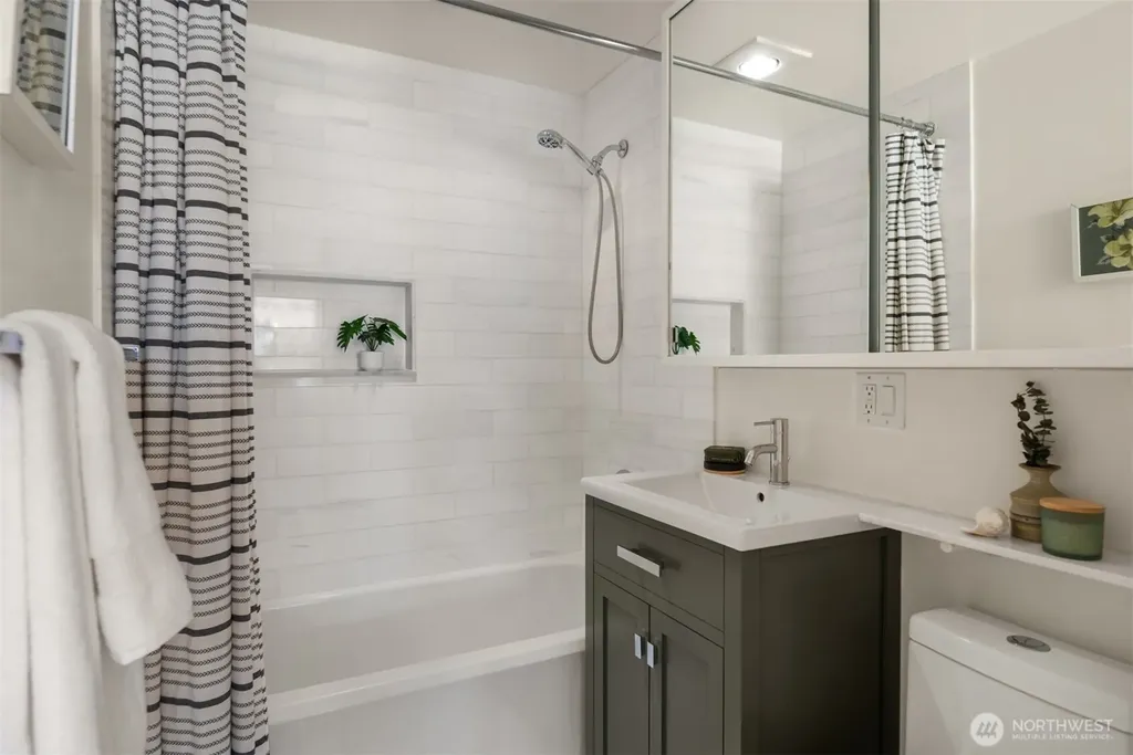 12033 79th Avenue S Seattle WA 98178