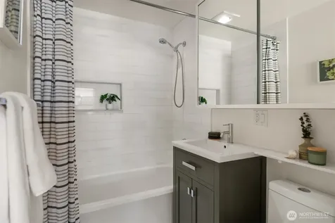 12033 79th Avenue S Seattle WA 98178