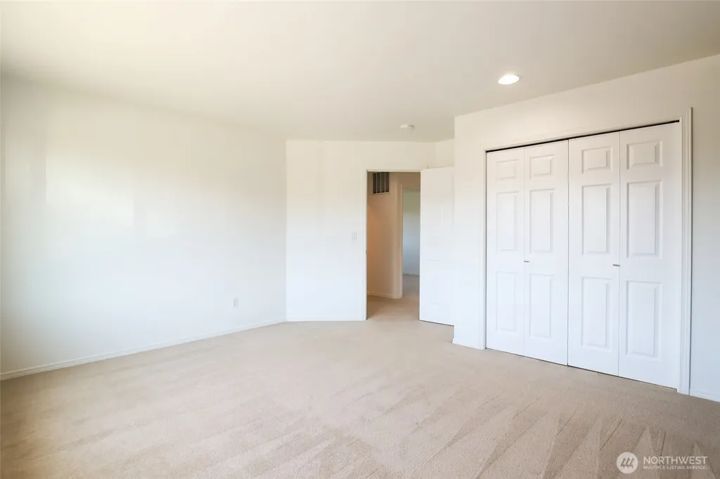 3901 Broadmoor Drive NE Tacoma WA 98422