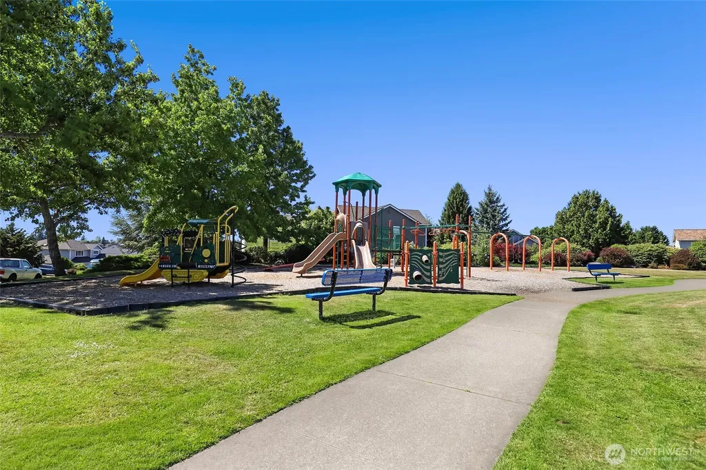 3901 Broadmoor Drive NE Tacoma WA 98422