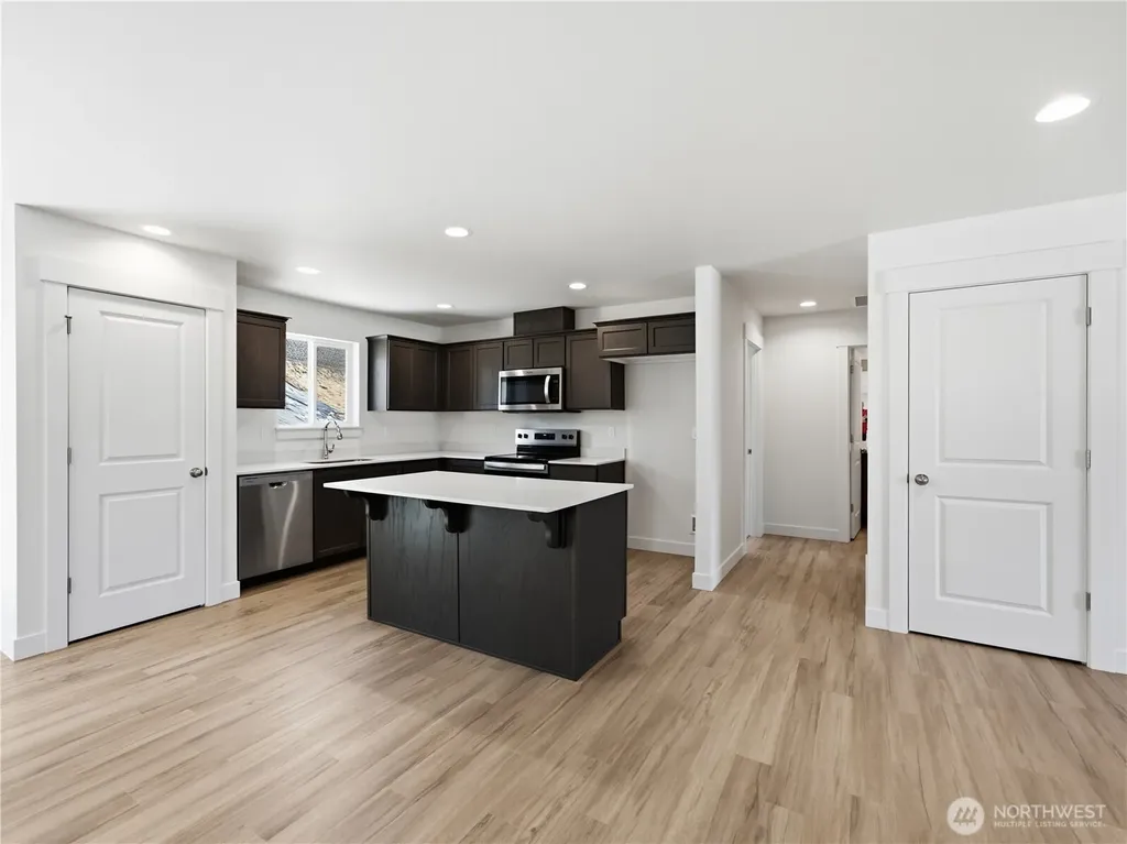 1975 N May Court East Wenatchee WA 98802