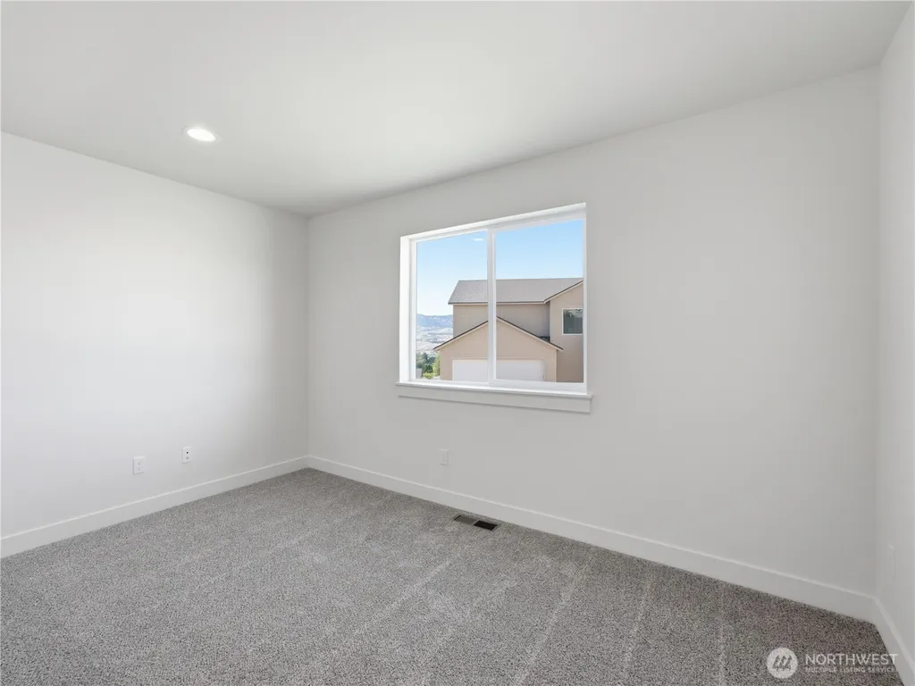 1975 N May Court East Wenatchee WA 98802