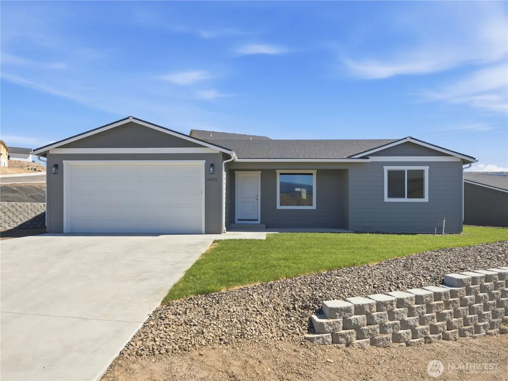 1975 N May Court East Wenatchee WA 98802
