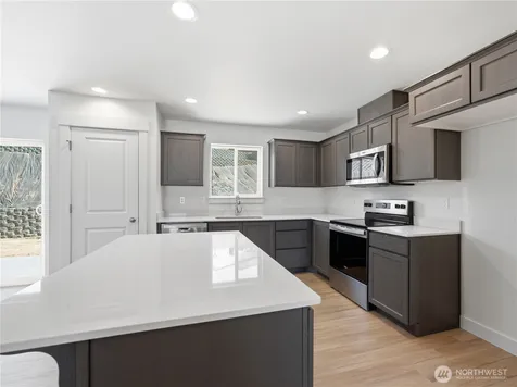 1975 N May Court East Wenatchee WA 98802