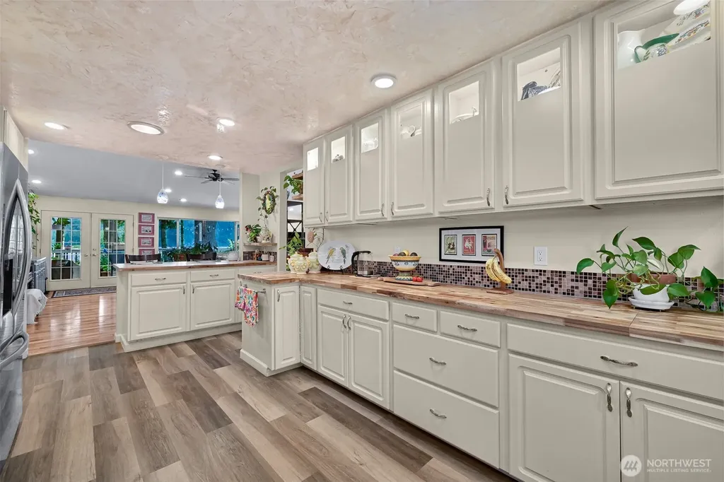 2 Longshore Lane Bellingham WA 98229