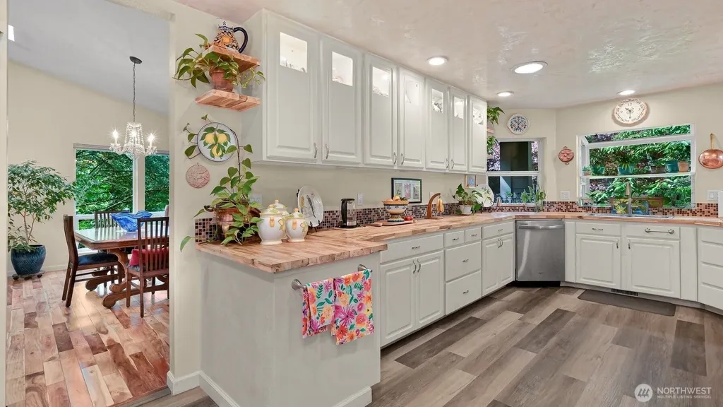 2 Longshore Lane Bellingham WA 98229