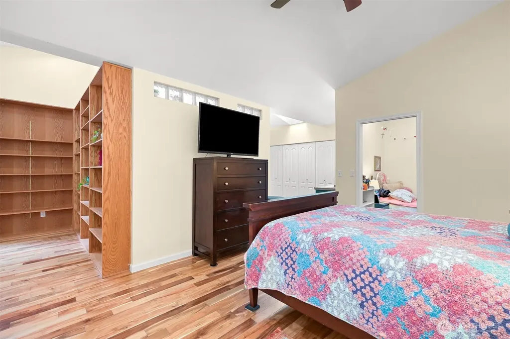 2 Longshore Lane Bellingham WA 98229